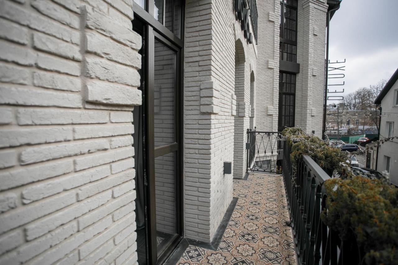 Victoria Deluxe Hotel Chernivtsi Exterior photo